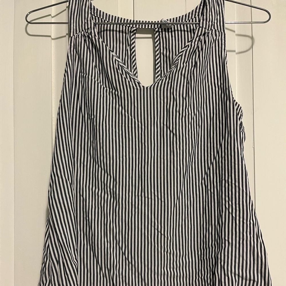 Old Navy Ladies Sleeveless Top - Size Medium - Gray/white
